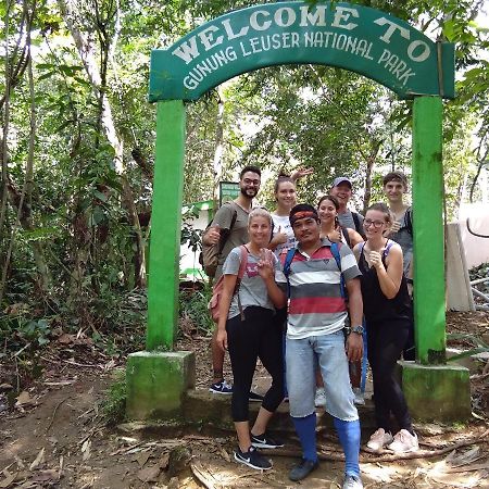 Jungle treking Vandrerhjem Bukit Lawang Eksteriør bilde