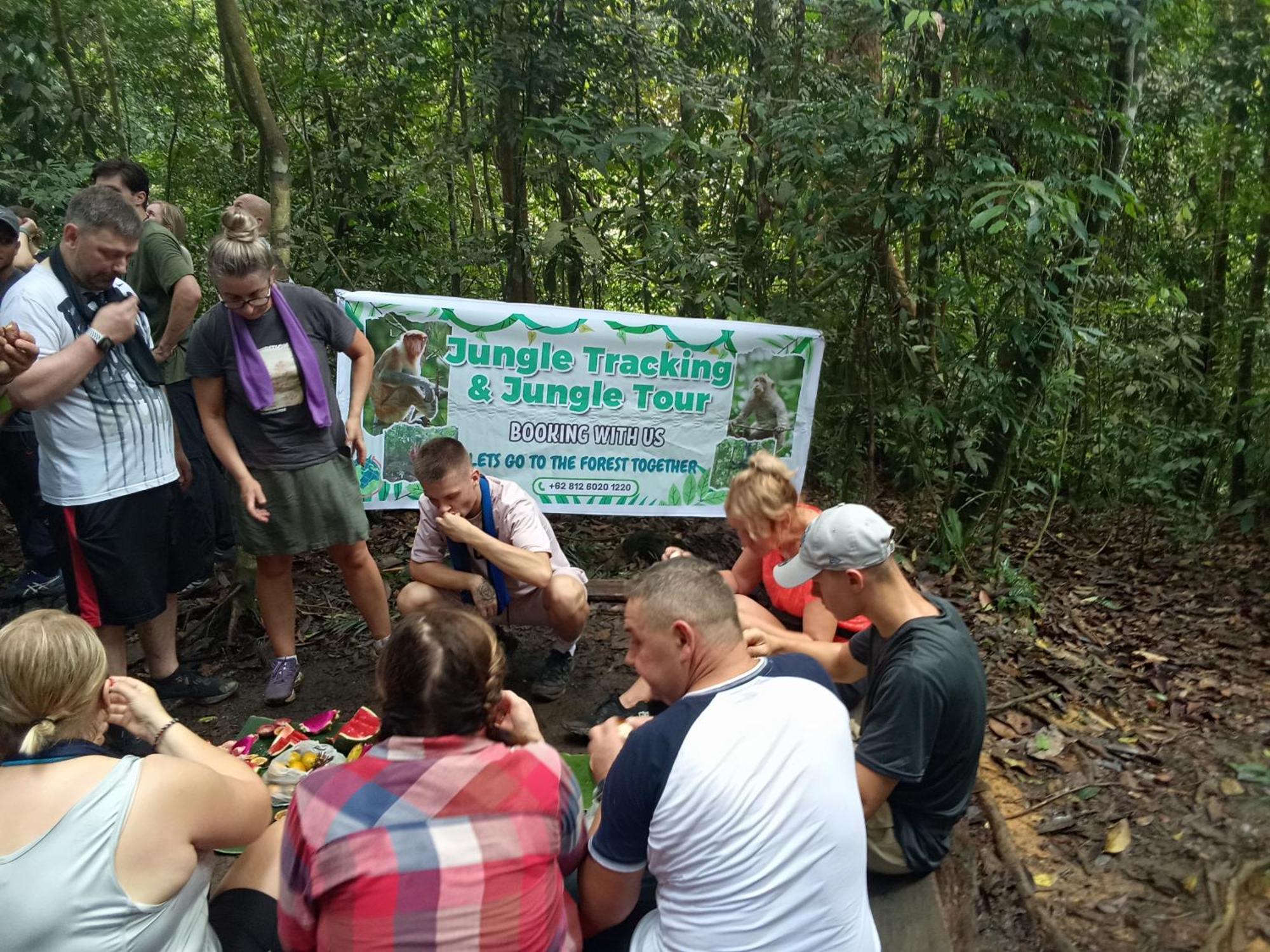 Jungle treking Vandrerhjem Bukit Lawang Eksteriør bilde